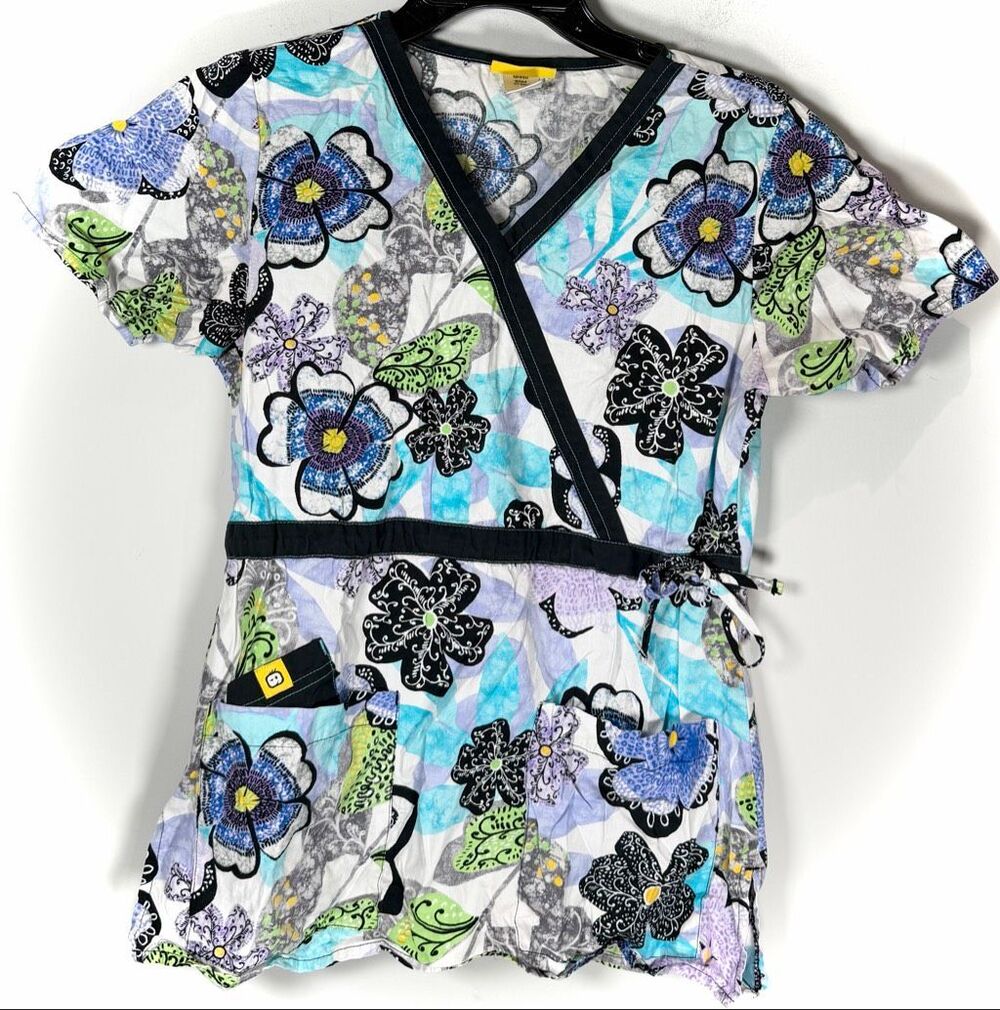 Scrub top size Small